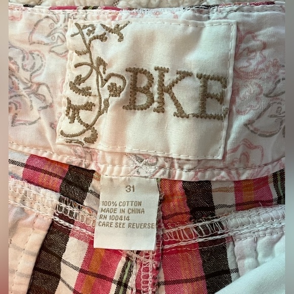 Buckle Shorts, size 31, NEW! - Picture 2 of 4